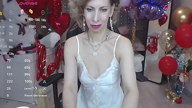 Snapshot of AdrianaSea chatting on February 13, 7:45 am AdrianaSea online show from February 13, 7:45 am