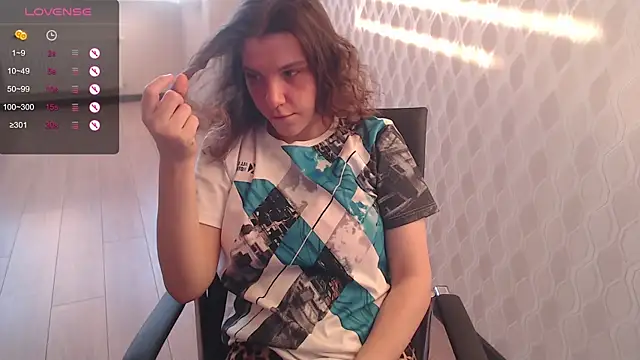 LisaHeart online show from February 17, 1:51 pm