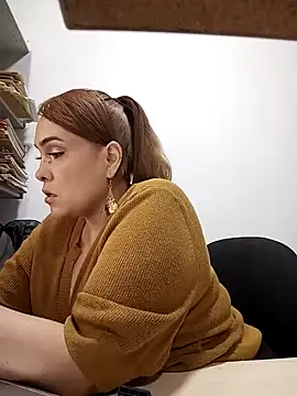 Snapshot of Miss_Agatha chatting on January 17, 2:08 am Miss Agatha online show from January 17, 2:08 am