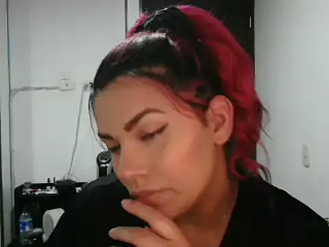 Snapshot of CarolinaRincon chatting on February 22, 10:42 pm CarolinaRincon online show from February 22, 10:42 pm