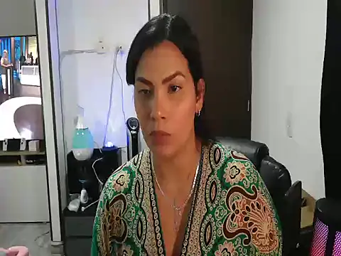 Snapshot of CarolinaRincon chatting on March 14, 9:43 pm CarolinaRincon online show from March 14, 9:43 pm