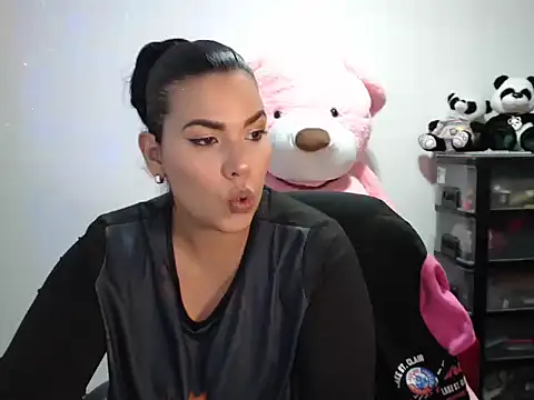 CarolinaRincon online show from November 22, 11:48 pm