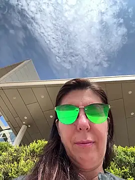 eveangelll online show from April 17, 8:06 am