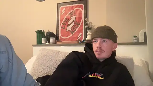 Snapshot of younghungginger chatting on December 31, 11:49 pm younghungginger online show from December 31, 11:49 pm