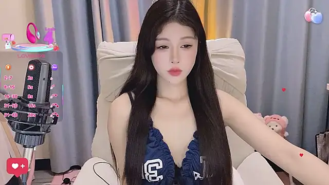 Snapshot of 7-Love chatting on April 22, 1:12 pm 7-Love online show from April 22, 1:12 pm