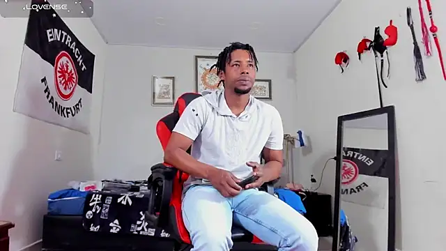 AlejoKhalifa  online show from November 22, 11:59 pm