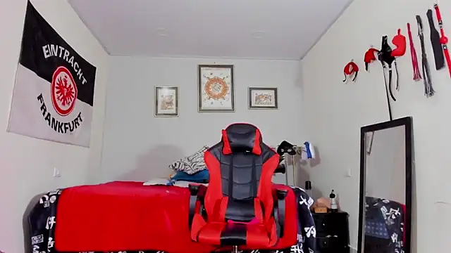 AlejoKhalifa  online show from December 2, 10:20 am