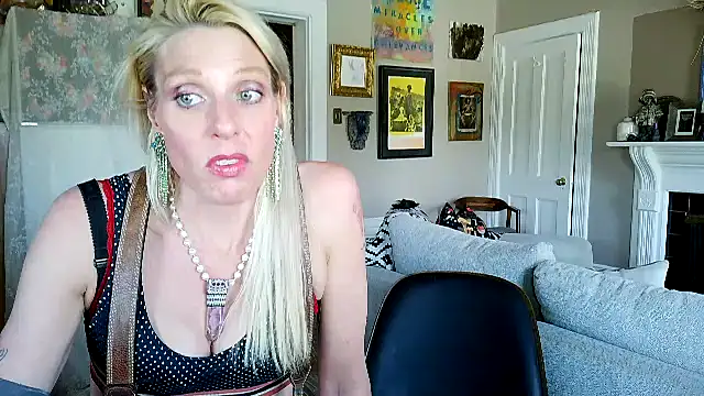 Glamazonx online show from April 20, 7:48 pm