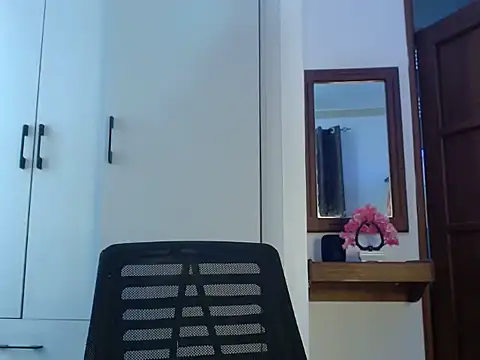 queencydoll online show from May 6, 7:02 am
