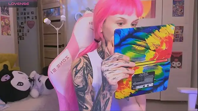 Britney Lynch online show from October 23, 12:37 pm