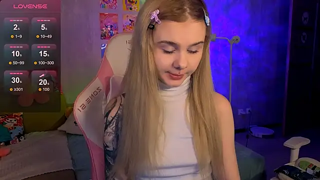 Britney Lynch online show from February 11, 8:03 pm