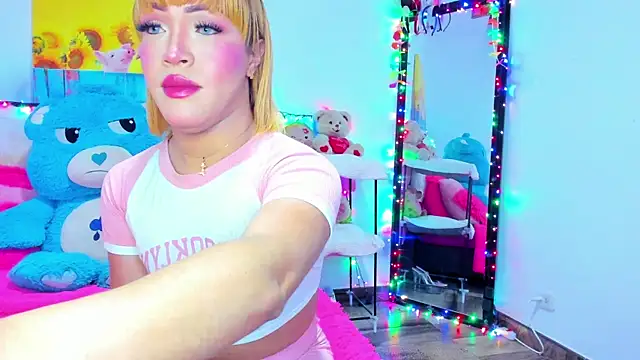 Snapshot of Candy_Candy__ chatting on May 8, 12:49 am Candy Candy online show from May 8, 12:49 am