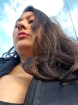Snapshot of Celeem_ chatting on April 20, 10:33 pm Celeem online show from April 20, 10:33 pm