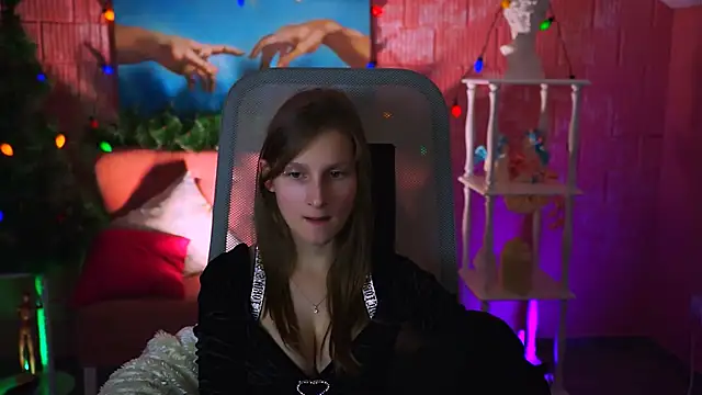 EllaHorton online show from January 3, 3:01 pm