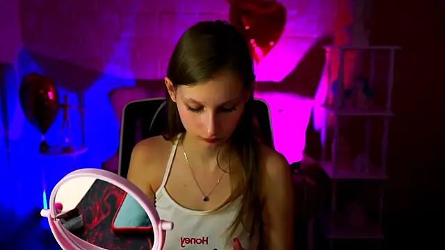 EllaHorton online show from March 5, 12:33 pm