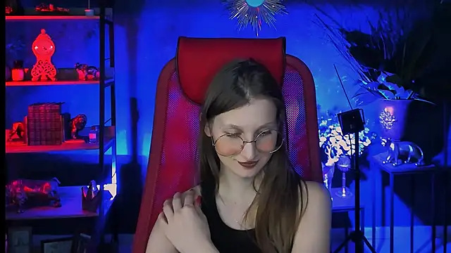 EllaHorton online show from March 13, 8:43 pm