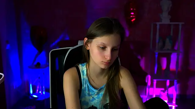 EllaHorton online show from March 15, 7:09 am