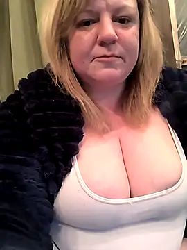 jusichka online show from March 15, 6:03 pm