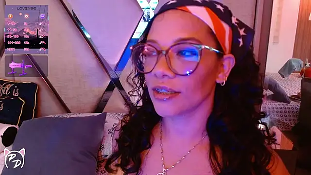 Snapshot of paula_daniela1 chatting on July 4, 9:54 pm paula daniela1 online show from July 4, 9:54 pm
