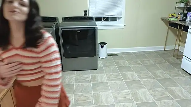 sexylilly69 online show from October 27, 11:41 pm