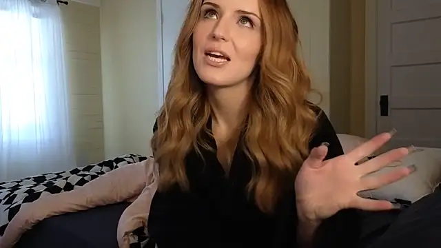Snapshot of sexylilly69 chatting on April 21, 9:06 pm sexylilly69 online show from April 21, 9:06 pm