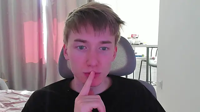 vibemygirl online show from May 7, 9:03 am