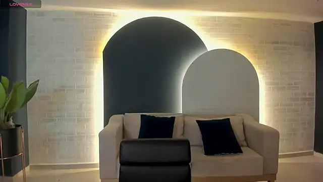 Snapshot of GigiLee_ chatting on December 3, 12:06 pm GigiLee  online show from December 3, 12:06 pm