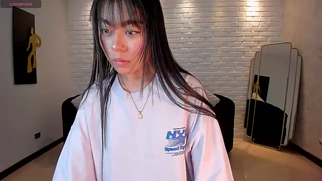 Snapshot of GigiLee_ chatting on January 4, 8:16 pm GigiLee  online show from January 4, 8:16 pm