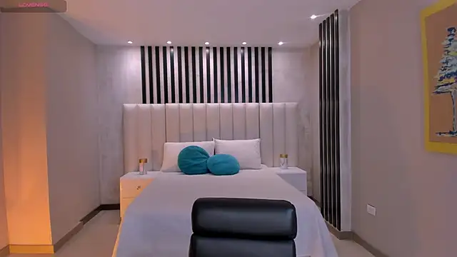 Snapshot of GigiLee_ chatting on January 22, 2:15 am GigiLee  online show from January 22, 2:15 am