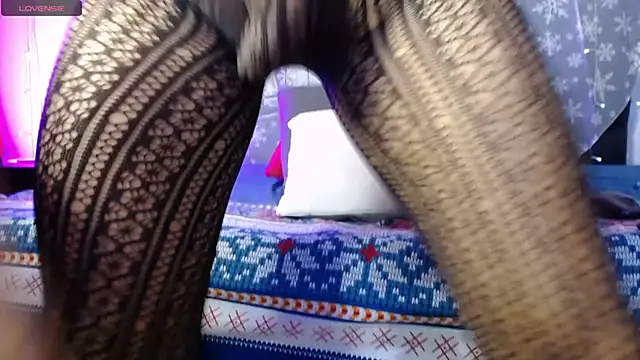 Snapshot of Benjamingrey@xh chatting on December 13, 7:43 pm Benjamingreyxh online show from December 13, 7:43 pm