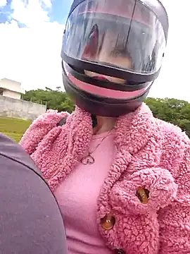 Irresistible24 online show from December 17, 5:52 pm