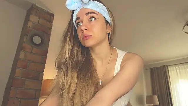 Snapshot of hotexclusive_ chatting on December 2, 6:52 am hotexclusive online show from December 2, 6:52 am