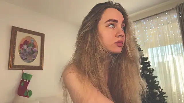 Snapshot of hotexclusive_ chatting on January 1, 7:41 am hotexclusive online show from January 1, 7:41 am