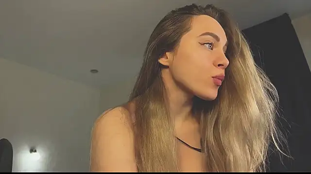 Snapshot of hotexclusive_ chatting on March 7, 5:08 am hotexclusive online show from March 7, 5:08 am