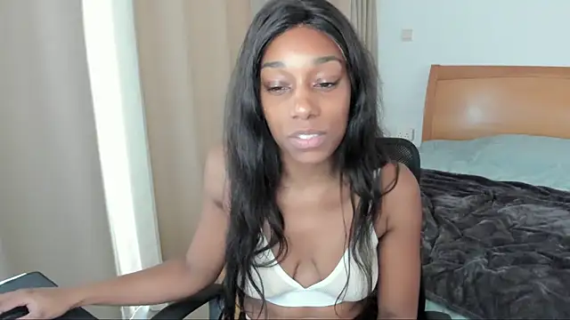 Snapshot of smileybabe chatting on March 12, 8:41 am smileybabe online show from March 12, 8:41 am