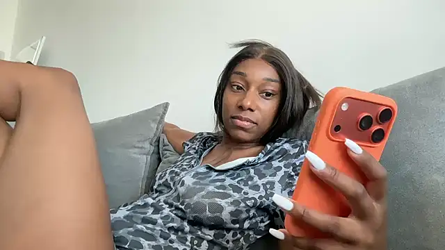 Snapshot of smileybabe chatting on July 5, 8:54 am smileybabe online show from July 5, 8:54 am