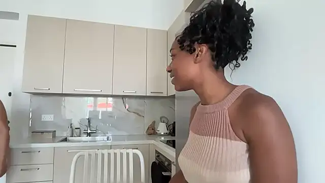 Snapshot of smileybabe chatting on July 14, 8:30 am smileybabe online show from July 14, 8:30 am