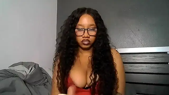 Snapshot of goddessdaisysky chatting on March 8, 4:05 am goddessdaisysky online show from March 8, 4:05 am