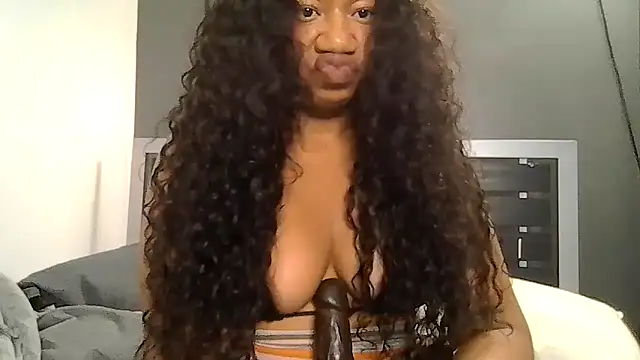 Snapshot of goddessdaisysky chatting on March 22, 5:22 am goddessdaisysky online show from March 22, 5:22 am