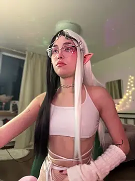 Evangeline Lawrence  online show from February 4, 3:26 pm