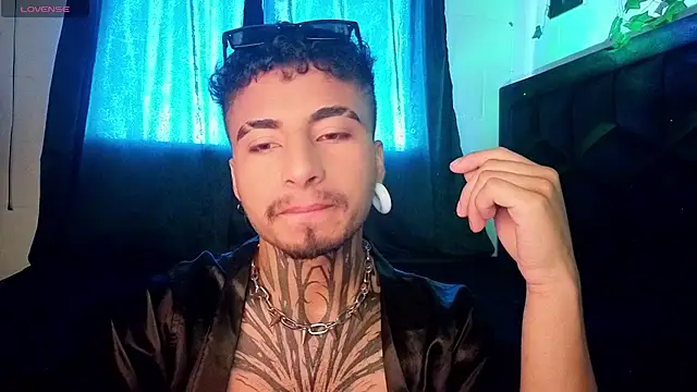 Snapshot of JuanCamiilo_66 chatting on May 26, 1:07 pm JuanCamiilo 66 online show from May 26, 1:07 pm