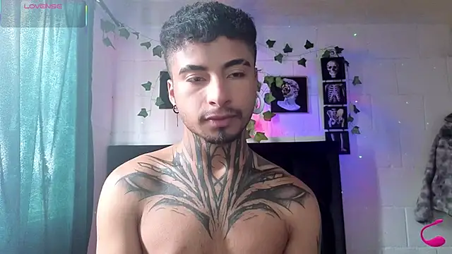 Snapshot of JuanCamiilo_66 chatting on May 27, 4:15 pm JuanCamiilo 66 online show from May 27, 4:15 pm
