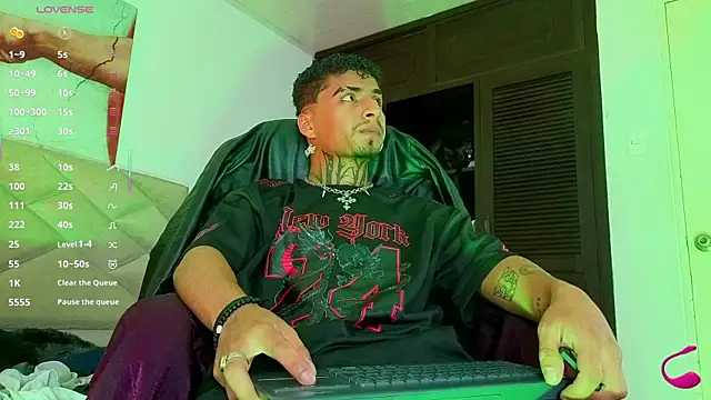 Snapshot of JuanCamiilo_66 chatting on July 19, 2:59 am JuanCamiilo 66 online show from July 19, 2:59 am