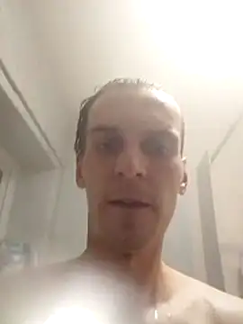 Mrleitenant online show from December 15, 10:36 pm