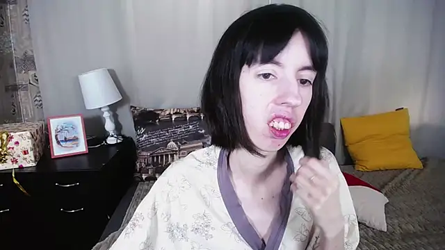 Snapshot of Unusual_G chatting on February 3, 9:30 am Unusual G online show from February 3, 9:30 am