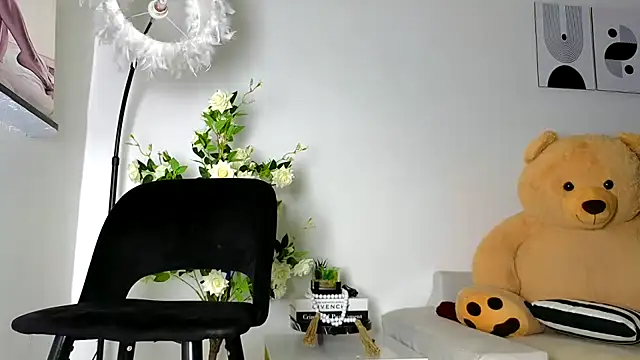 Snapshot of Fuck-Me-Daddyy chatting on November 13, 3:33 pm Fuck-Me-Daddyy online show from November 13, 3:33 pm