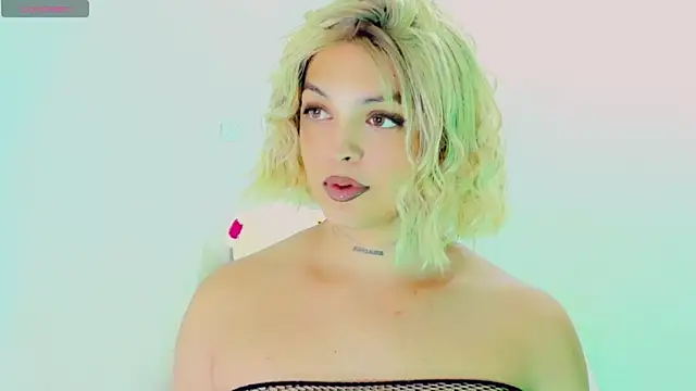 Emmaa Saenz  online show from March 23, 11:31 pm