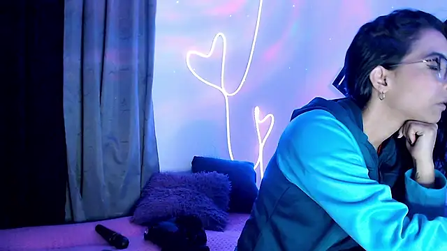 Snapshot of agatha_lovee chatting on February 18, 10:58 pm agatha lovee online show from February 18, 10:58 pm