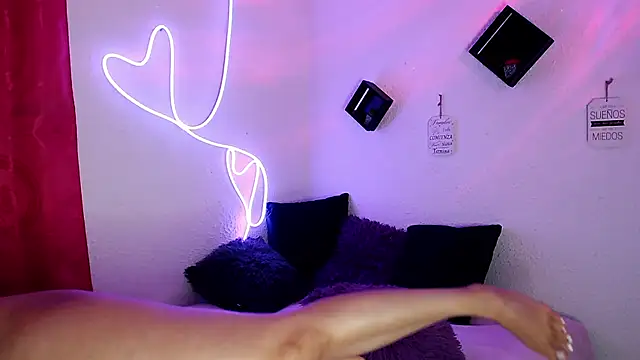 Snapshot of agatha_lovee chatting on March 7, 6:11 pm agatha lovee online show from March 7, 6:11 pm