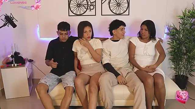 Snapshot of Crazy_nigth01 chatting on October 12, 1:37 am Crazy nigth01 online show from October 12, 1:37 am